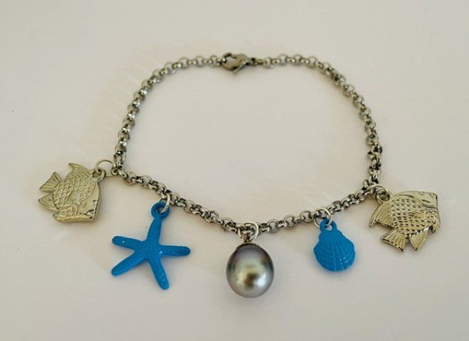 Bracelet charms