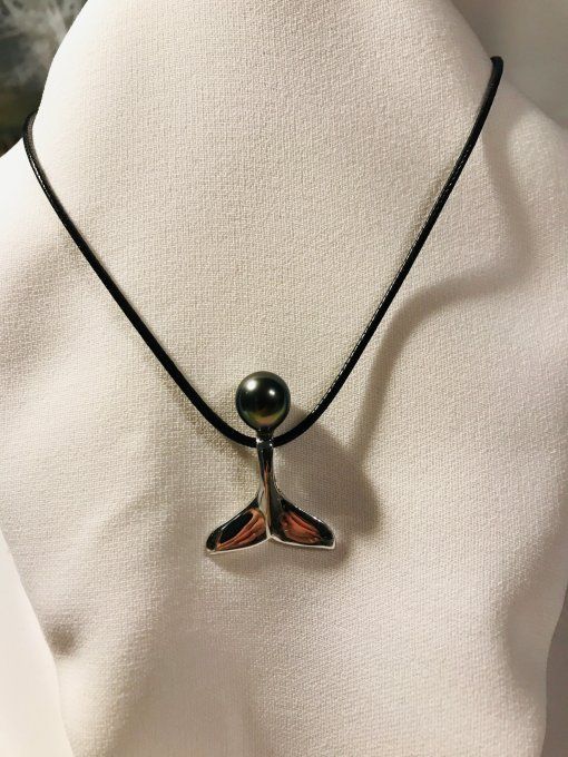 Queue de baleine et Perle de Tahiti