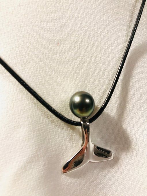 Queue de baleine et Perle de Tahiti