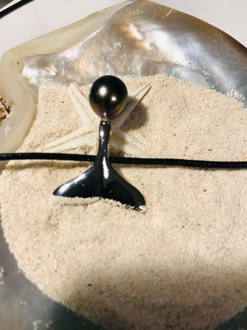 Queue de baleine et Perle de Tahiti