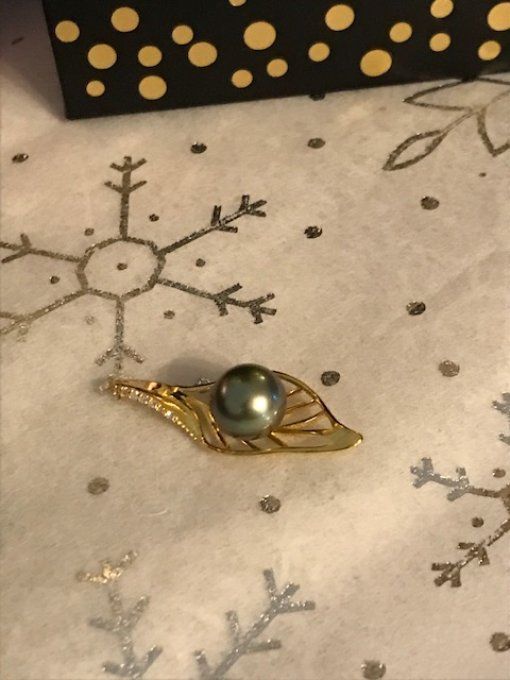 Pendentif Feuille Plaqué or